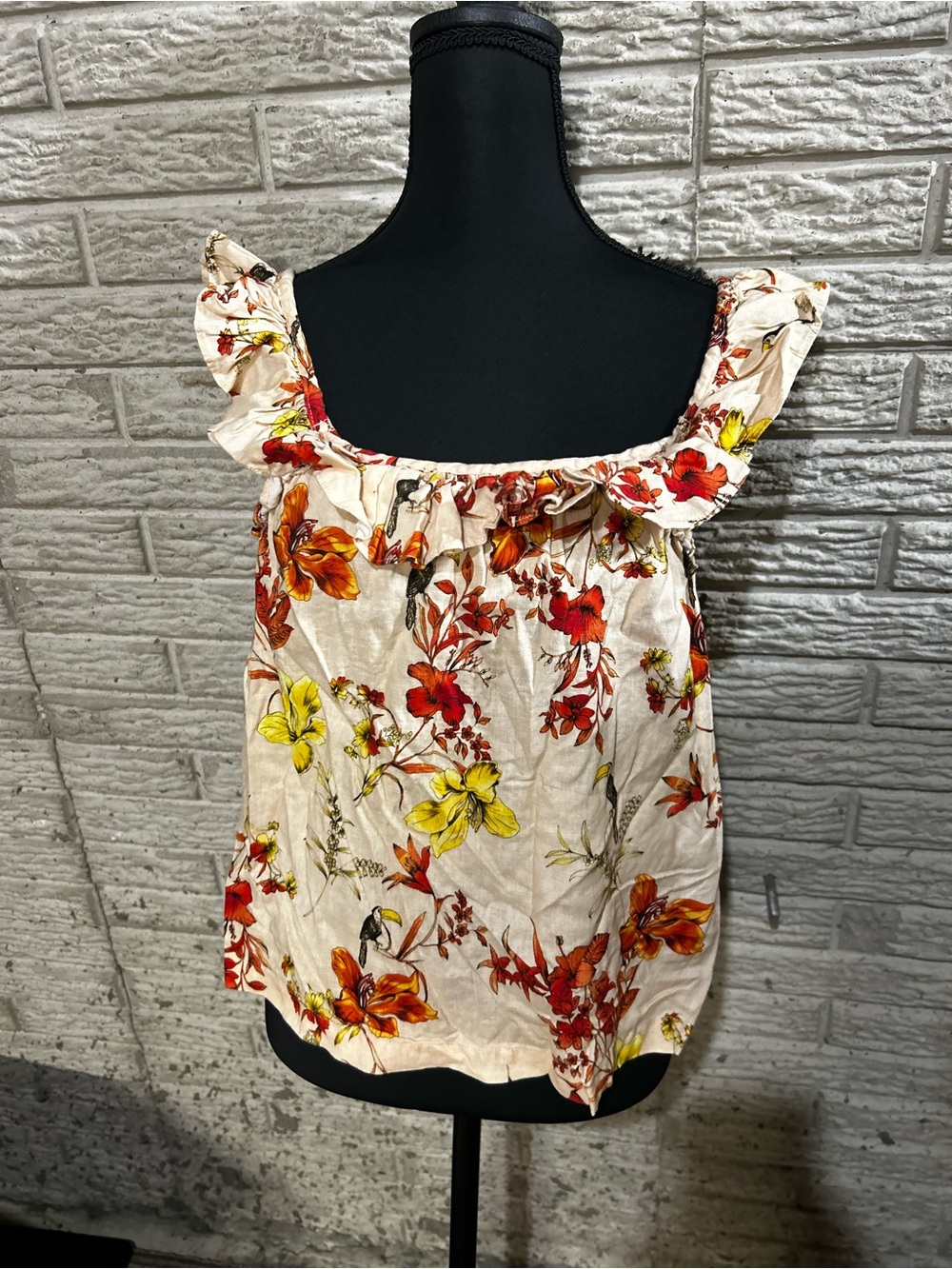 Floral Ruffle Sleeve Tank Top in Cream Evereve Size Small Low Back